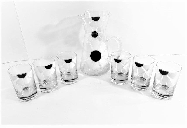 Colony Mid-Century Black and White Daisy Flower Power 7-Piece Set